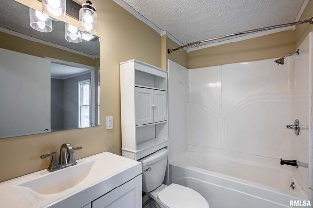 610 E ILLINOIS Avenue, Carterville, IL 62918