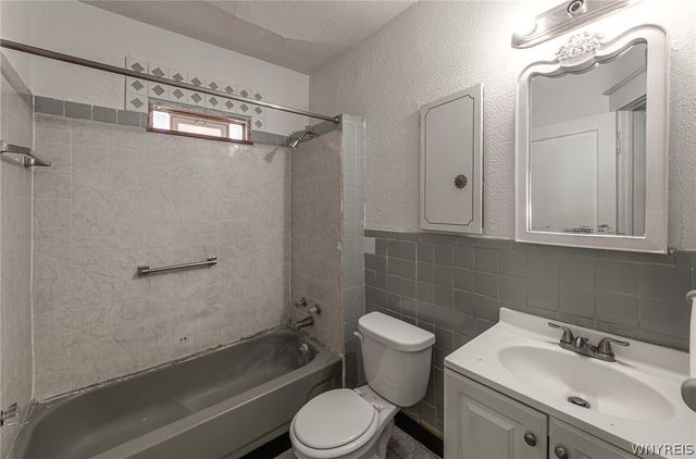 32 Schuele Avenue, Buffalo, NY 14215