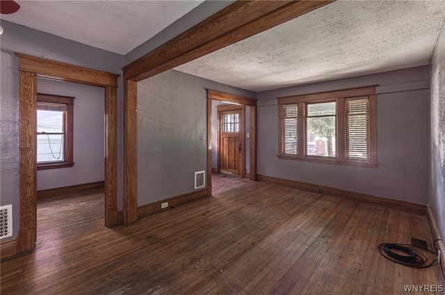 32 Schuele Avenue, Buffalo, NY 14215