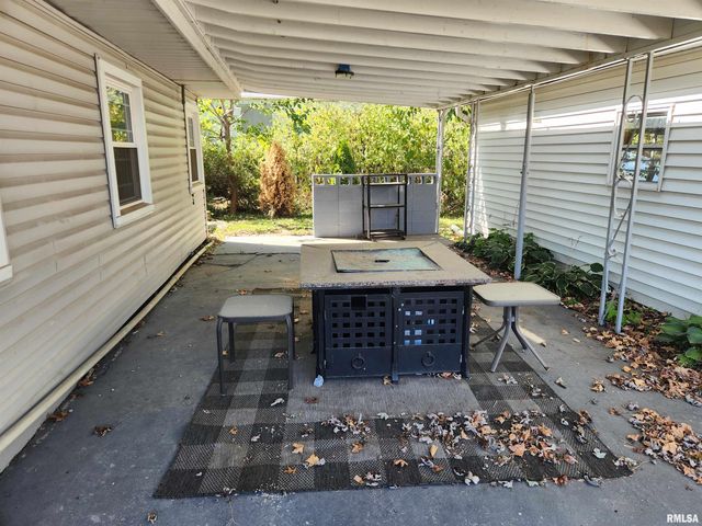 510 N MAIN Street, Woodlawn, IL 62898