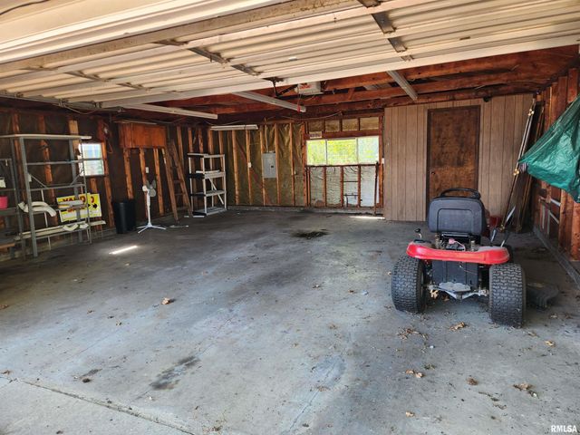 510 N MAIN Street, Woodlawn, IL 62898