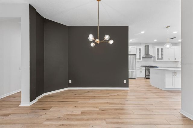 9402 WOODBAY DRIVE, Tampa, FL 33626
