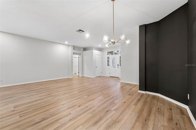 9402 WOODBAY DRIVE, Tampa, FL 33626