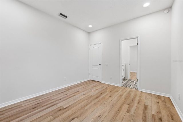 9402 WOODBAY DRIVE, Tampa, FL 33626