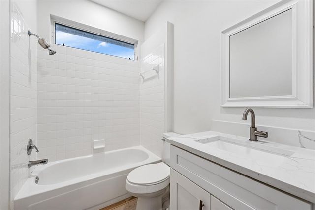 9402 WOODBAY DRIVE, Tampa, FL 33626