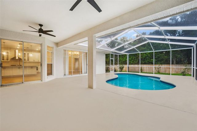 9402 WOODBAY DRIVE, Tampa, FL 33626