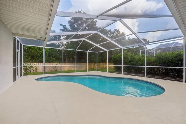 9402 WOODBAY DRIVE, Tampa, FL 33626