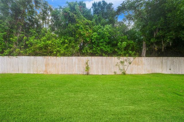 9402 WOODBAY DRIVE, Tampa, FL 33626