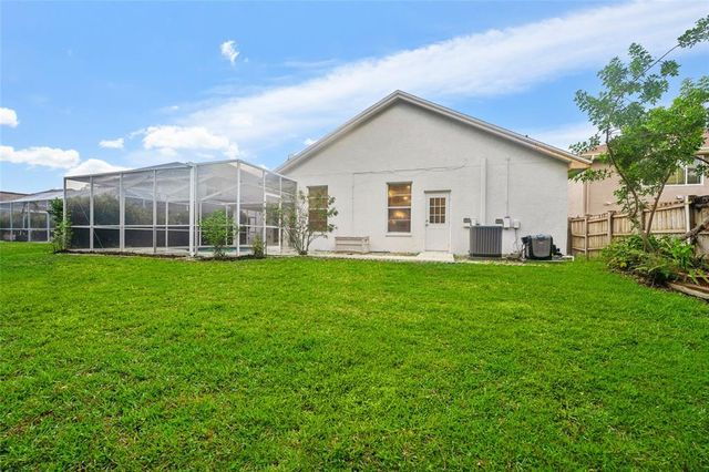 9402 WOODBAY DRIVE, Tampa, FL 33626