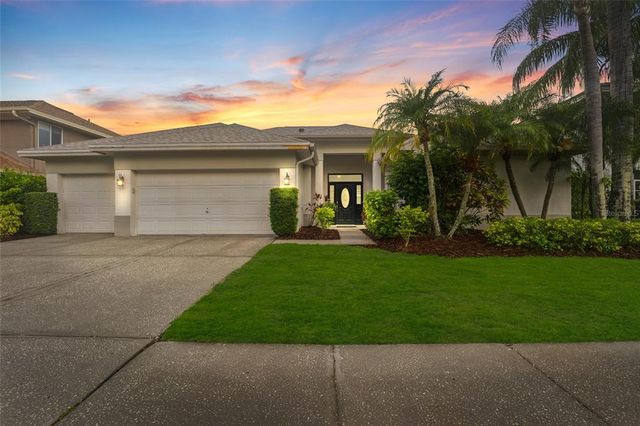 9402 WOODBAY DRIVE, Tampa, FL 33626