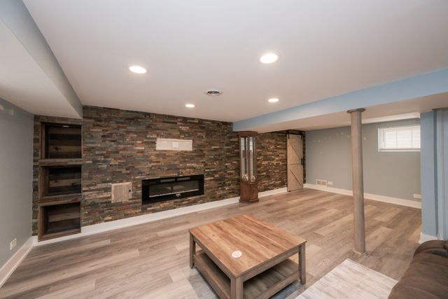 5049 N OAK PARK Avenue, Chicago, IL 60656