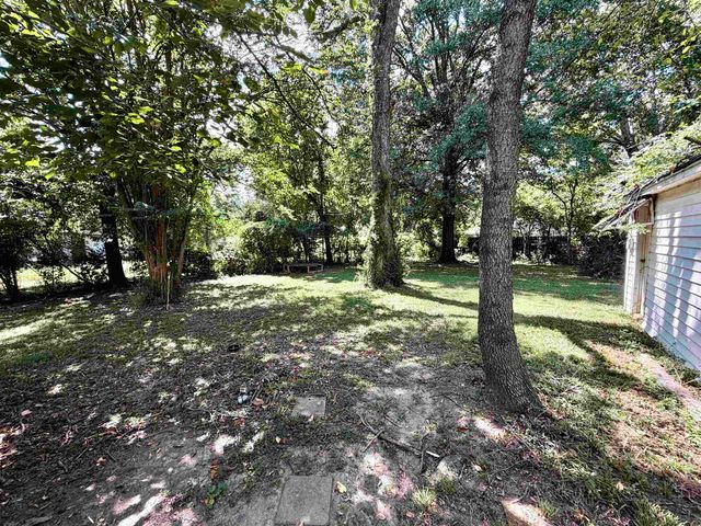 1269 COLONIAL RD, Memphis, TN 38117