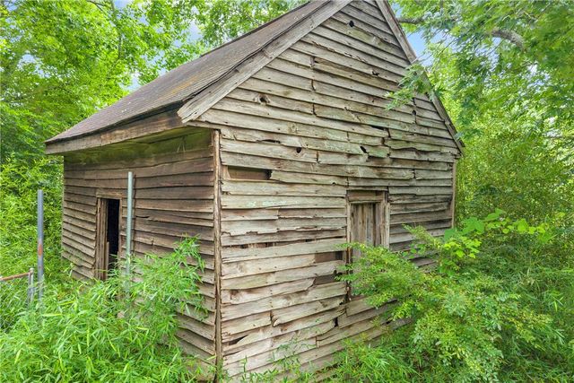 200 Chenault Road, Townville, SC 29689