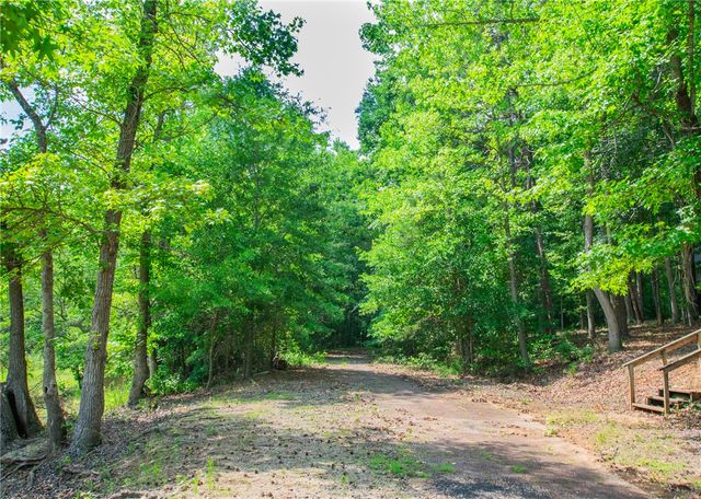 200 Chenault Road, Townville, SC 29689
