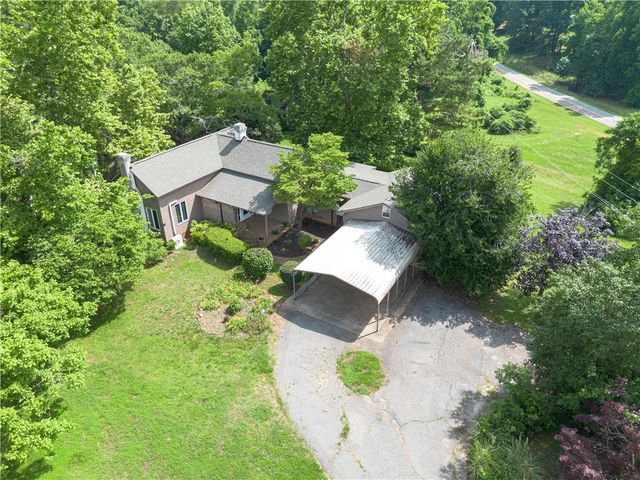 200 Chenault Road, Townville, SC 29689