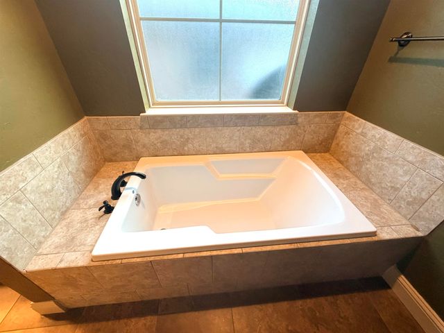 118 LAKEWAY, Spring Hill, TX 75604