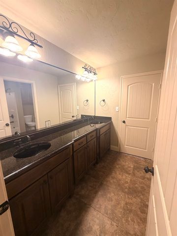 118 LAKEWAY, Spring Hill, TX 75604