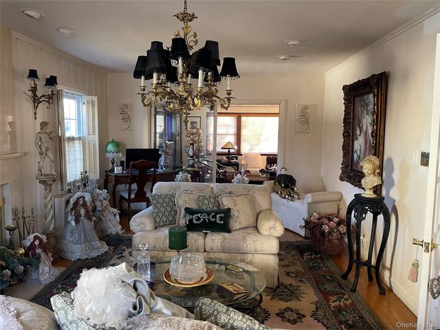 27 Birch Lane, Valley Stream, NY 11581