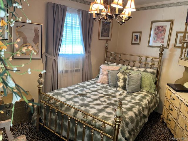 27 Birch Lane, Valley Stream, NY 11581