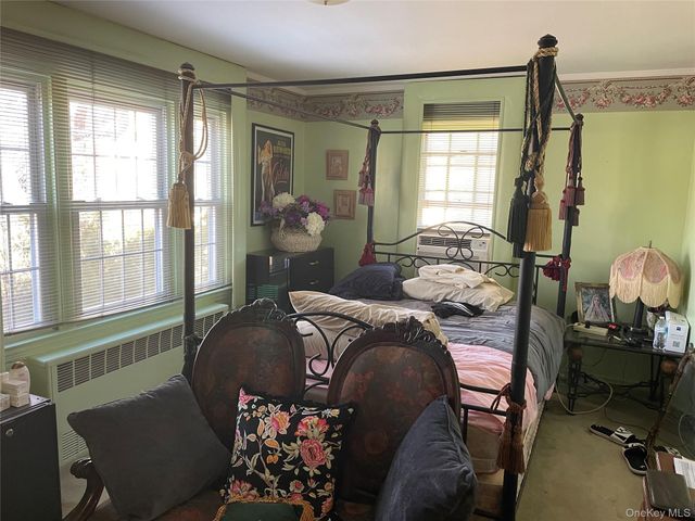 27 Birch Lane, Valley Stream, NY 11581