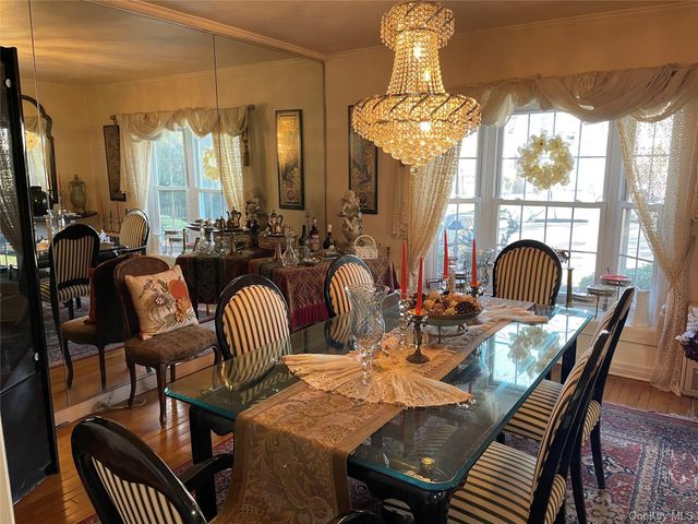 27 Birch Lane, Valley Stream, NY 11581