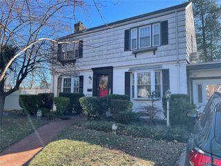 27 Birch Lane, Valley Stream, NY 11581