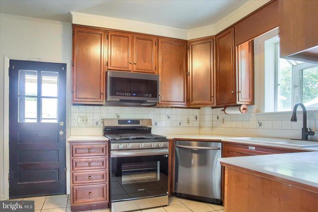 4 OAKLEIGH AVE, Harrisburg, PA 17111
