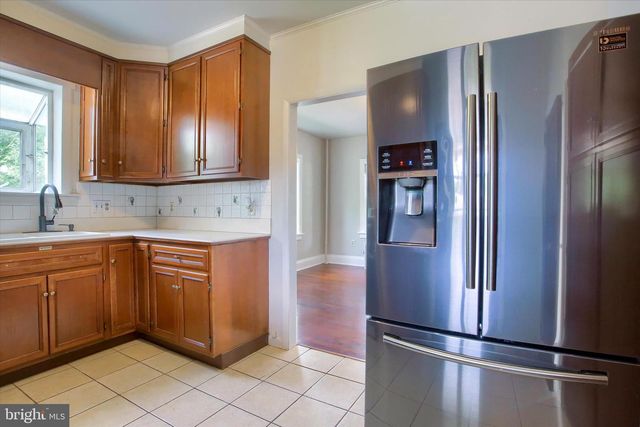 4 OAKLEIGH AVE, Harrisburg, PA 17111