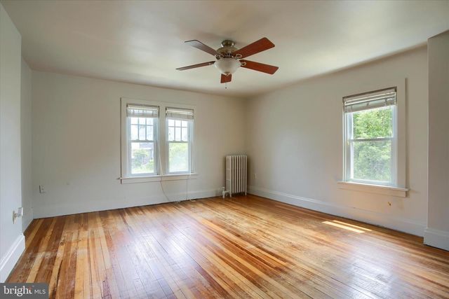 4 OAKLEIGH AVE, Harrisburg, PA 17111