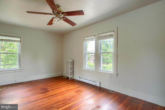 4 OAKLEIGH AVE, Harrisburg, PA 17111