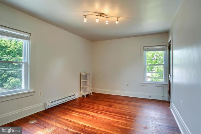 4 OAKLEIGH AVE, Harrisburg, PA 17111