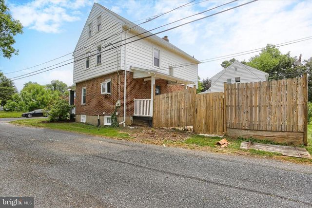 4 OAKLEIGH AVE, Harrisburg, PA 17111