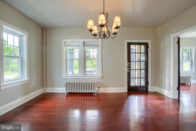 4 OAKLEIGH AVE, Harrisburg, PA 17111