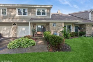 1959 Lancaster Court 4, Naperville, IL 60565