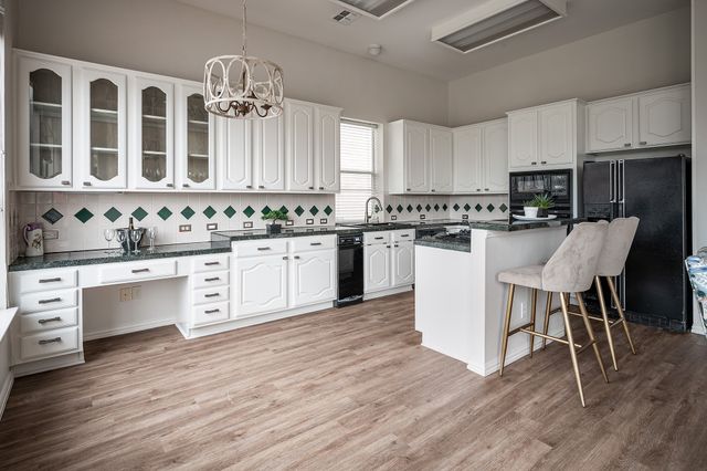 7712 Lakecrest Circle, Irving, TX 75063