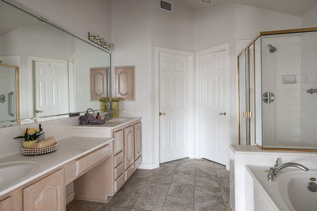 7712 Lakecrest Circle, Irving, TX 75063