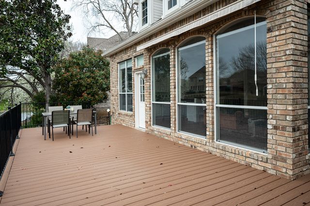 7712 Lakecrest Circle, Irving, TX 75063