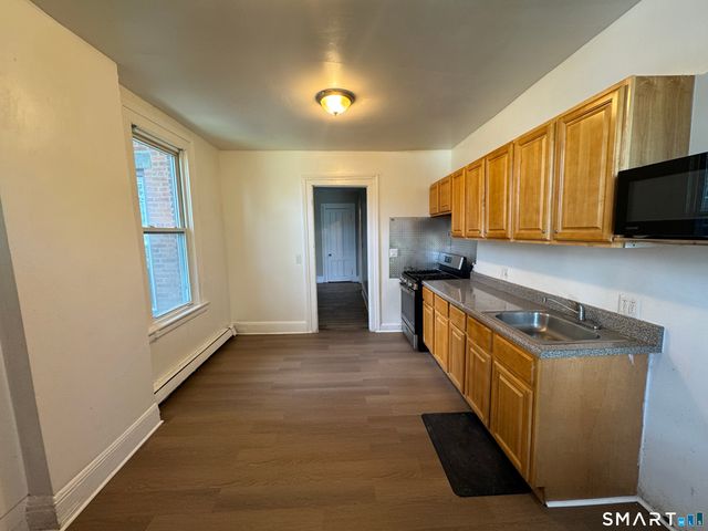 1266 Park Avenue 2, Bridgeport, CT 06604