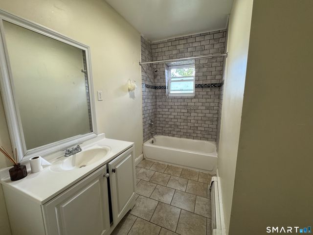 1266 Park Avenue 2, Bridgeport, CT 06604