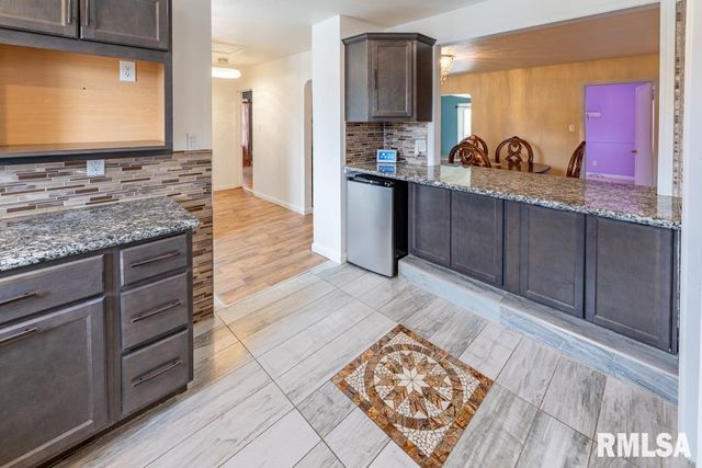 2708 BLOOMINGTON Road, East Peoria, IL 61611