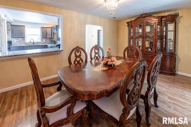 2708 BLOOMINGTON Road, East Peoria, IL 61611