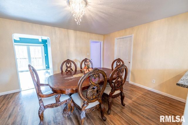 2708 BLOOMINGTON Road, East Peoria, IL 61611