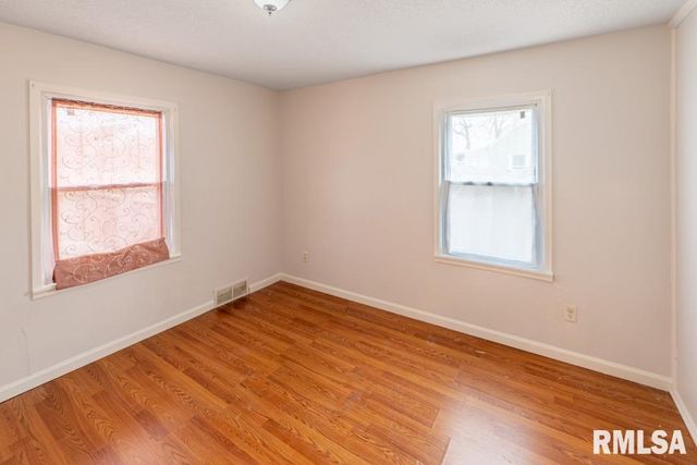 2708 BLOOMINGTON Road, East Peoria, IL 61611