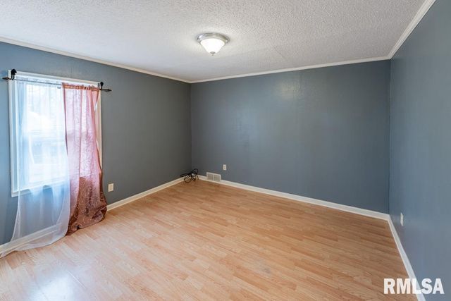 2708 BLOOMINGTON Road, East Peoria, IL 61611