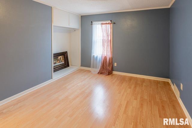 2708 BLOOMINGTON Road, East Peoria, IL 61611