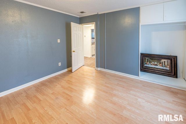 2708 BLOOMINGTON Road, East Peoria, IL 61611