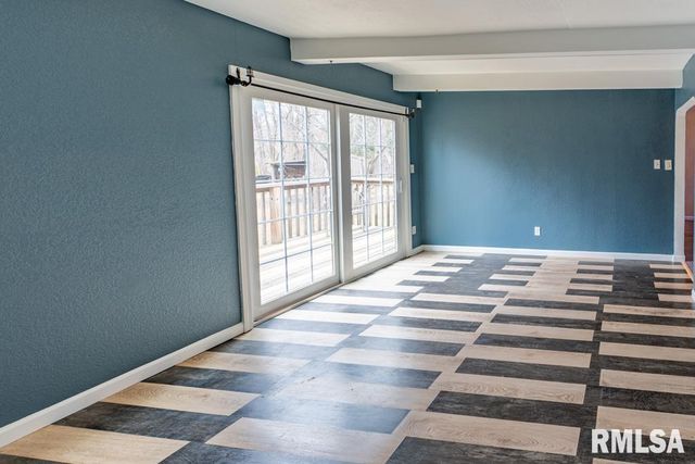 2708 BLOOMINGTON Road, East Peoria, IL 61611