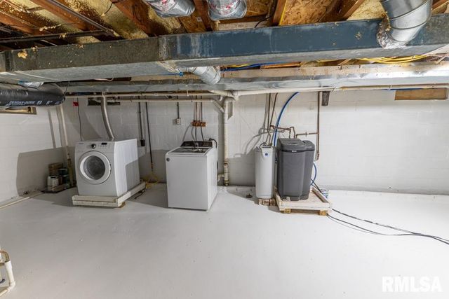 2708 BLOOMINGTON Road, East Peoria, IL 61611