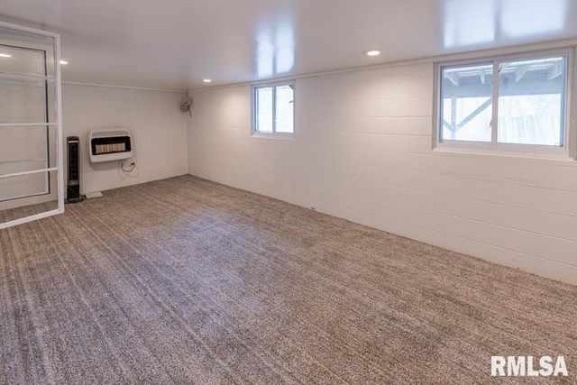 2708 BLOOMINGTON Road, East Peoria, IL 61611