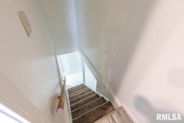 2708 BLOOMINGTON Road, East Peoria, IL 61611